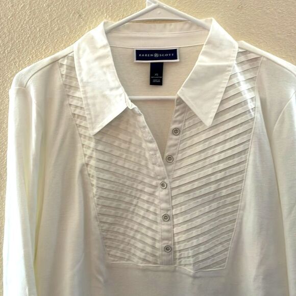 WHITE PLEATED FRONT TOP BY KAREN SCOTT - Picture 4 of 6